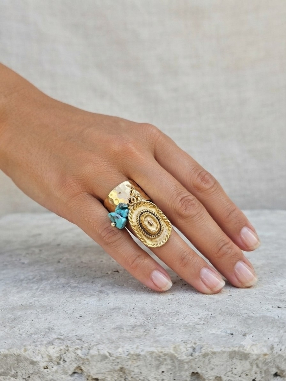 Western Hammered Metal Gold-Tone Statement Ring Faux Turquoise Rodeo Cowgirl